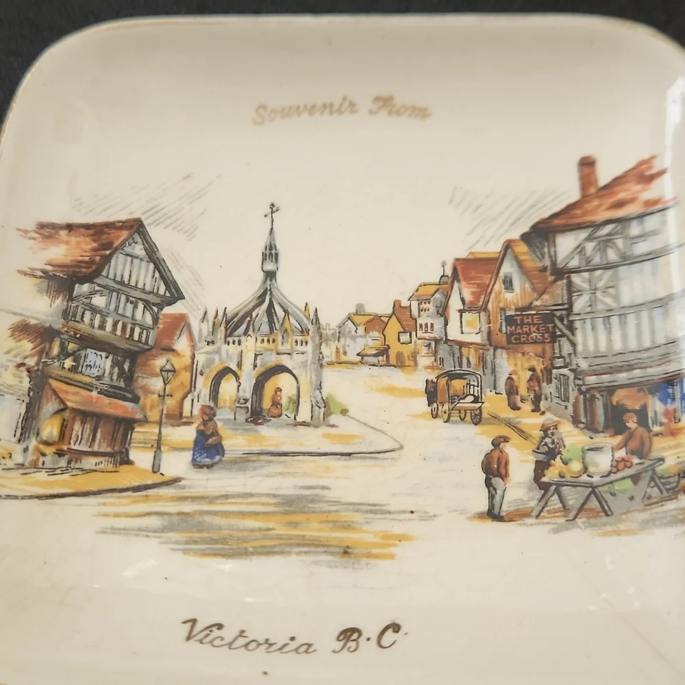 VINTAGE VICTORIA B.C. ENGLAND LANCASTER LTD & SANDLAND WARE SOUVENIR BUTTER DISH